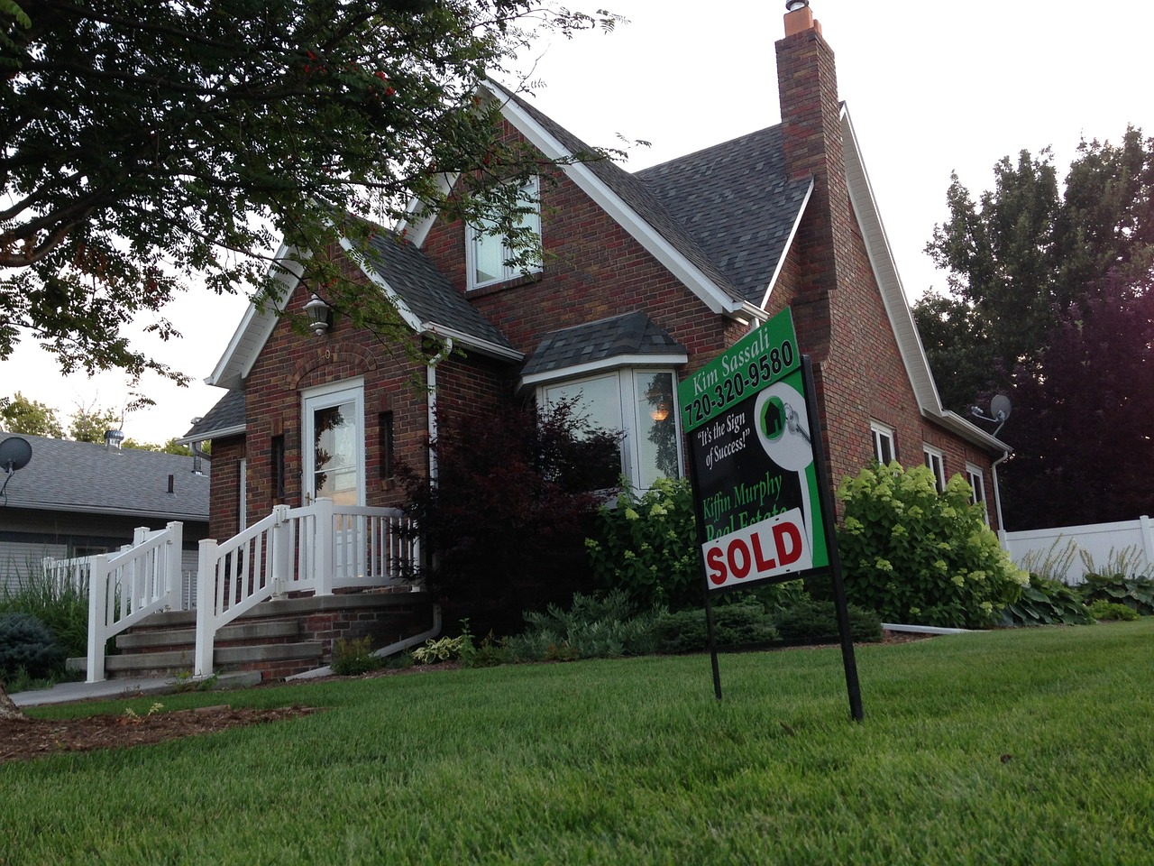 5 Real Estate Exit Strategies For Investors: Which One is Right For You?
